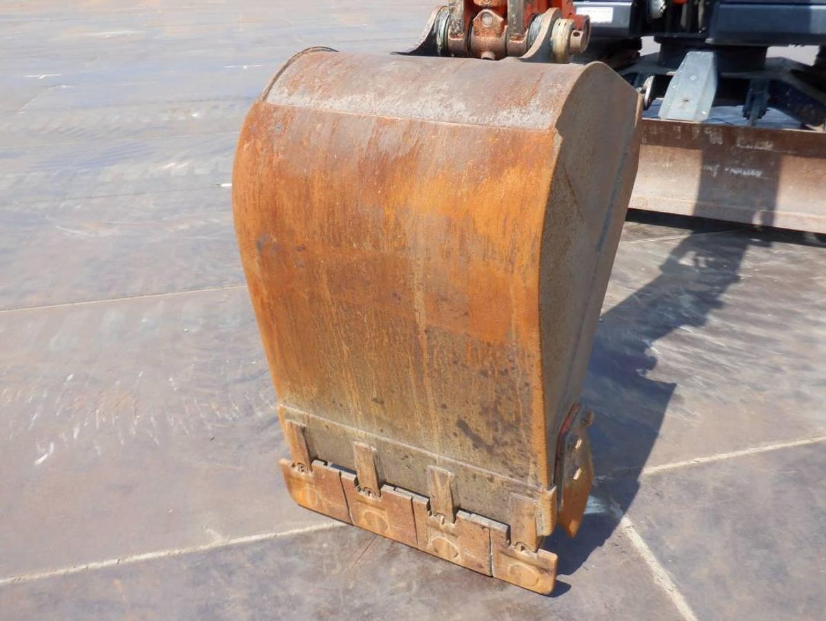 Used 2015 HITACHI  ZX75UR-5B