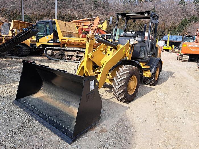 Used 2016 CAT 907M