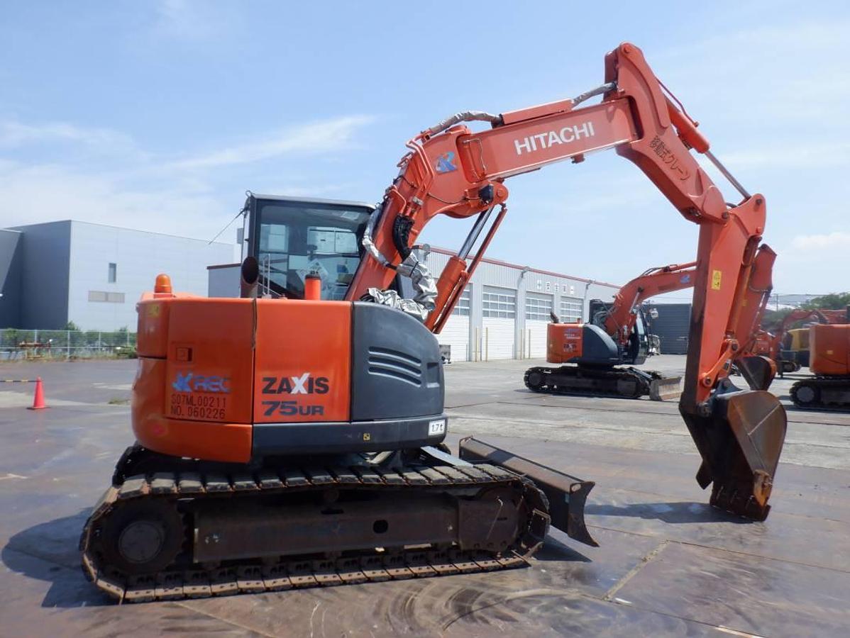 Used 2015 HITACHI  ZX75UR-5B