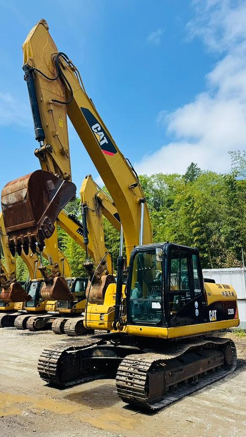 Used 2007 Cat 320D