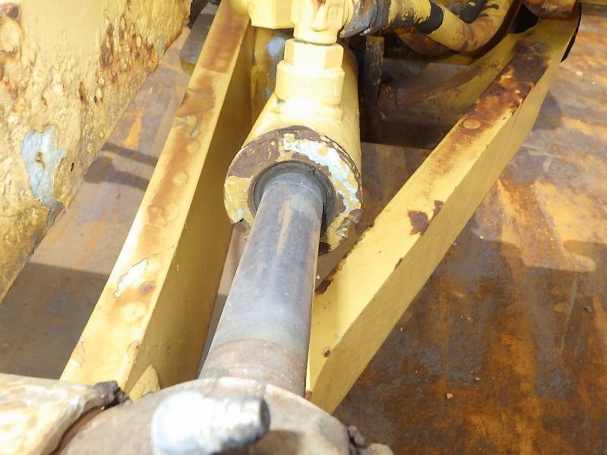 Used 1993 KOMATSU GD405A-2