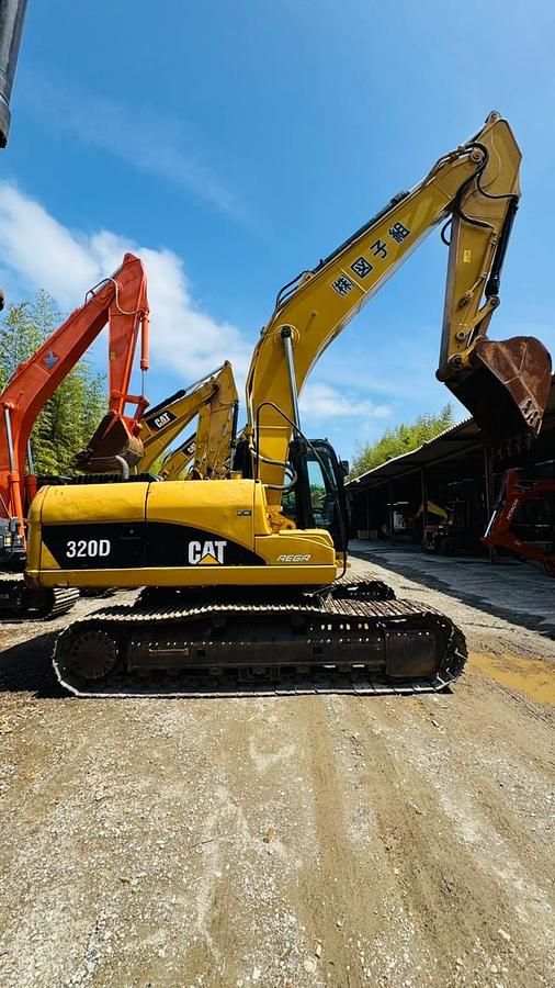 Used 2007 Cat 320D