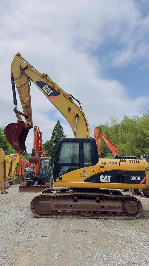 Used 2010 Cat 320D