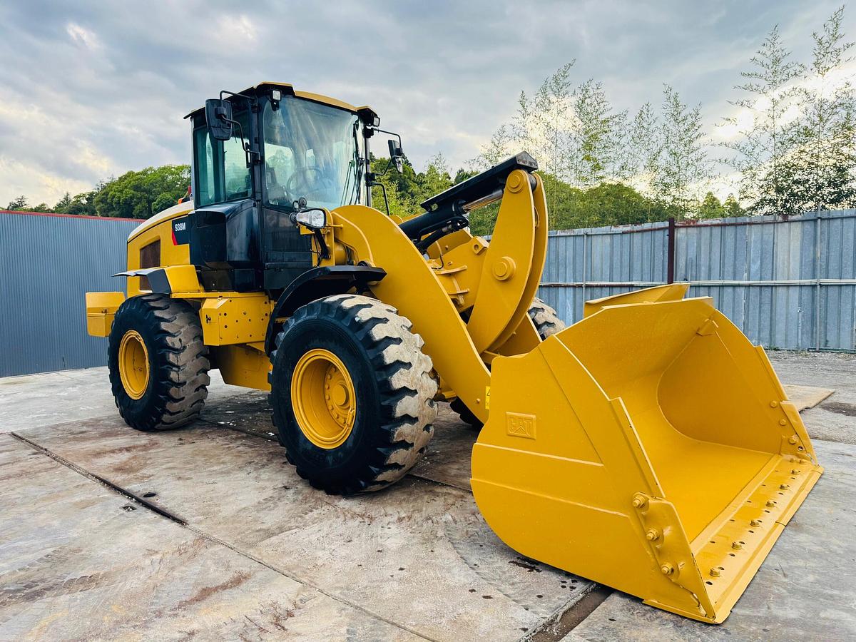 Used CATERPILLAR 938M