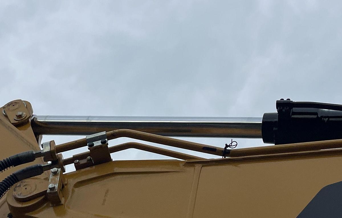 Used 2016 Cat 320E-2