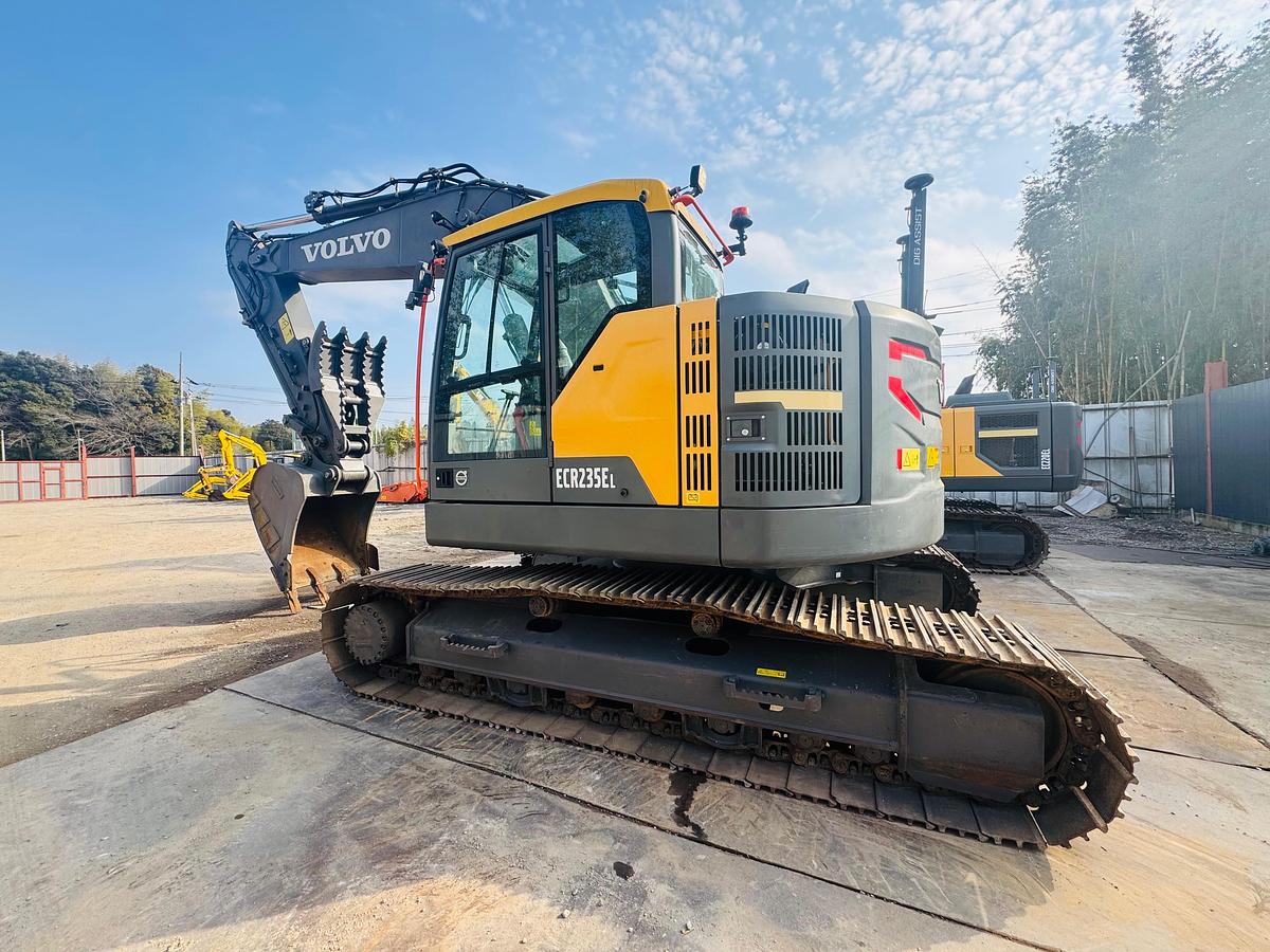 Used 2020 VOLVO ECR235EL