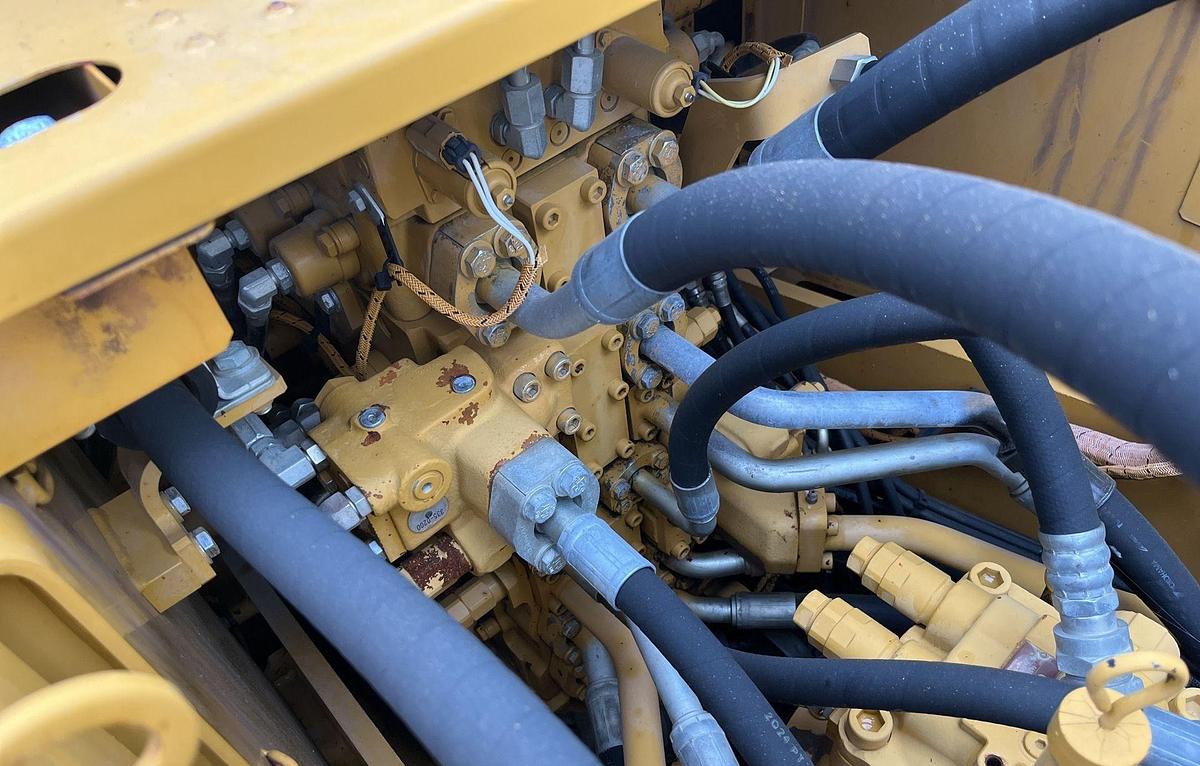 Used 2016 Cat 320E-2