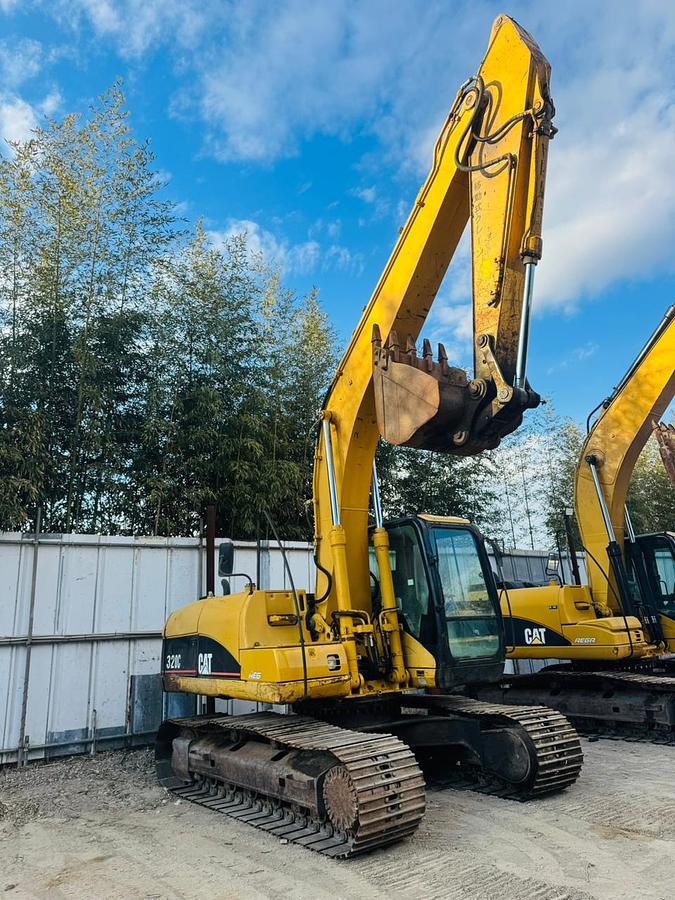 Used 2001 Cat 320C