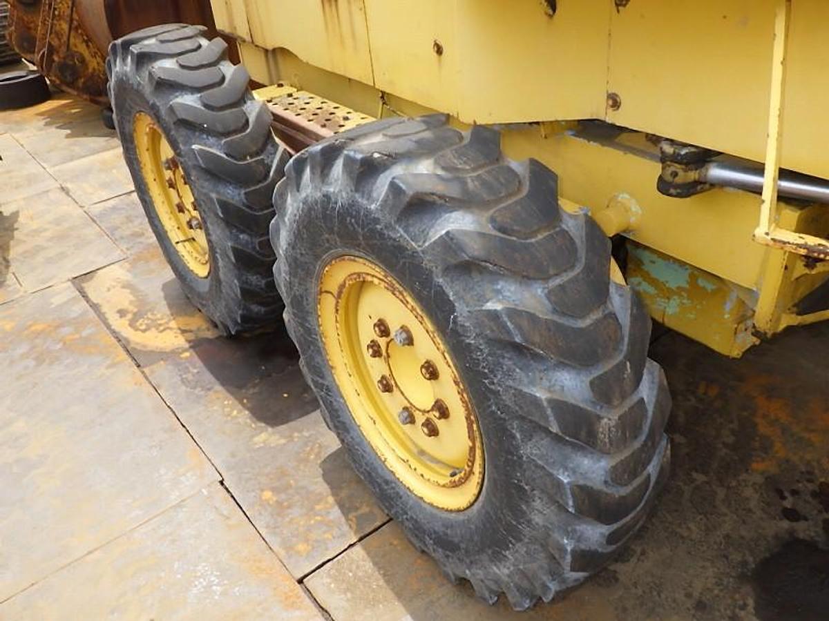 Used 1993 KOMATSU GD405A-2