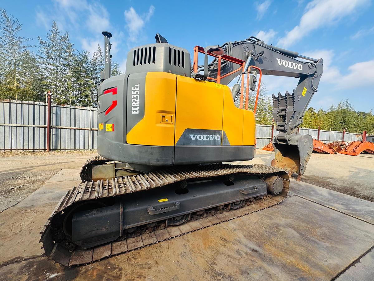 Used 2020 VOLVO ECR235EL