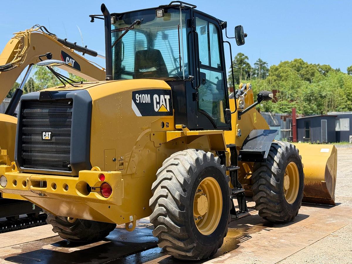 Used 2018 CAT 910M