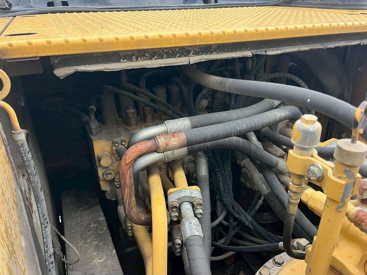 Used 2008 CAT 330D