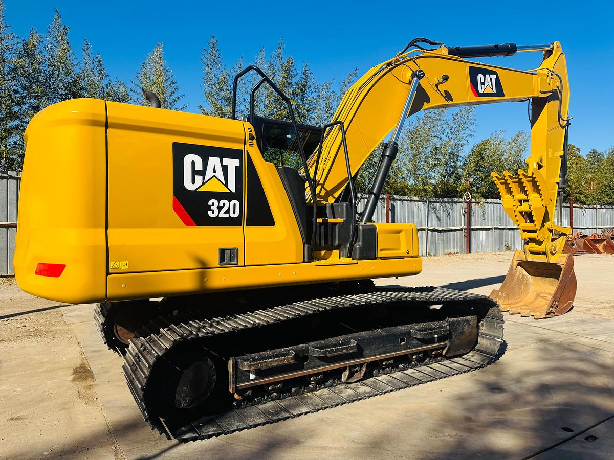 Used 2019 CAT 320-07B