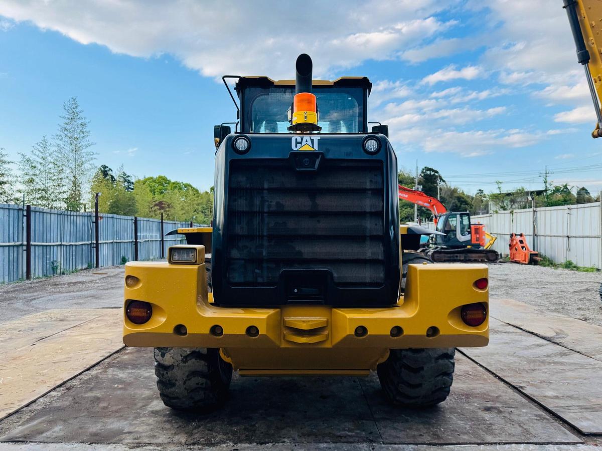 Used CATERPILLAR 938M