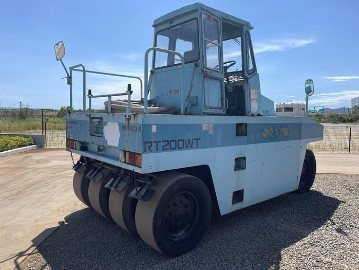 Used 1997 HITACHI RT200WT