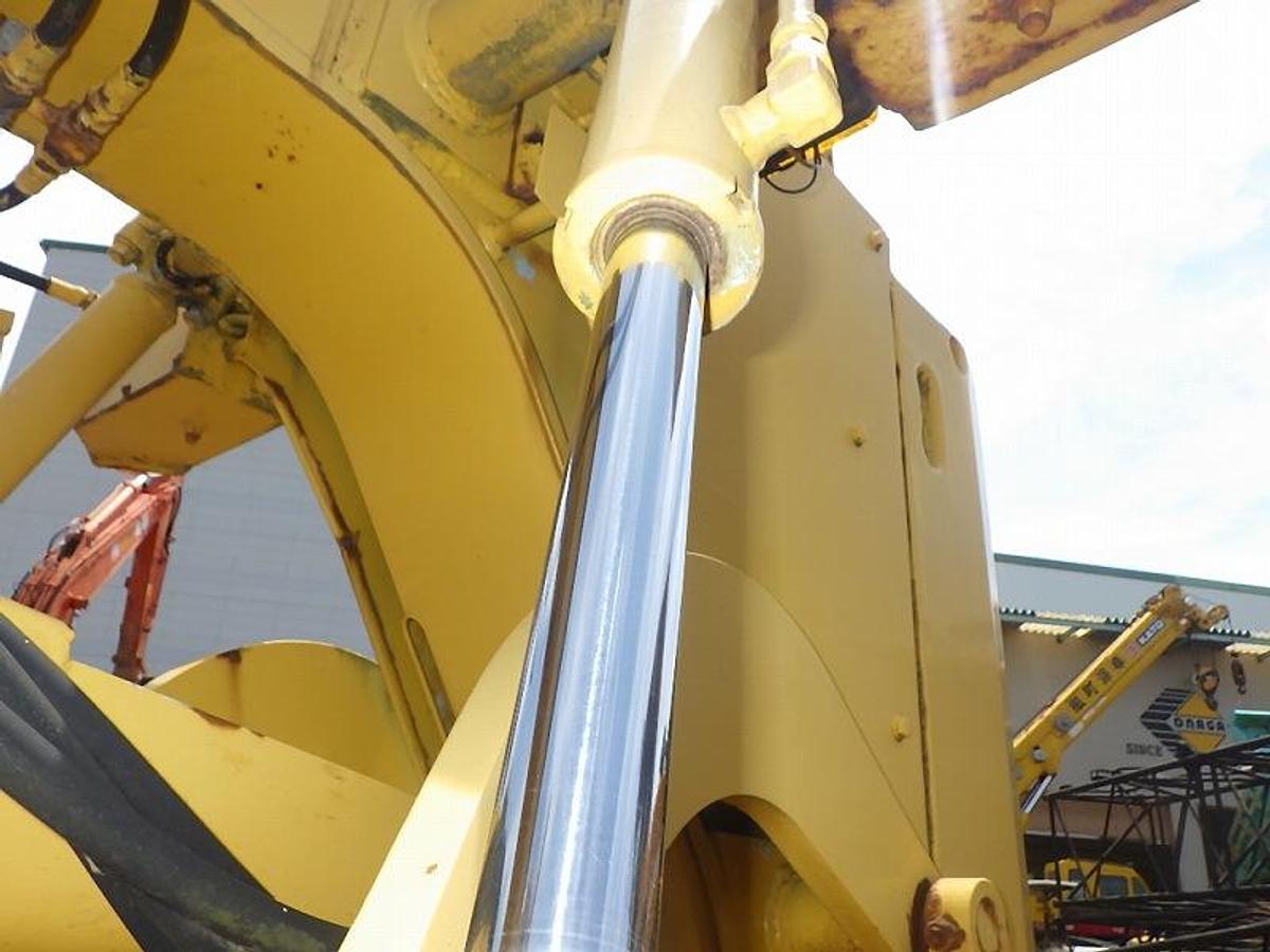 Used 1993 KOMATSU GD405A-2