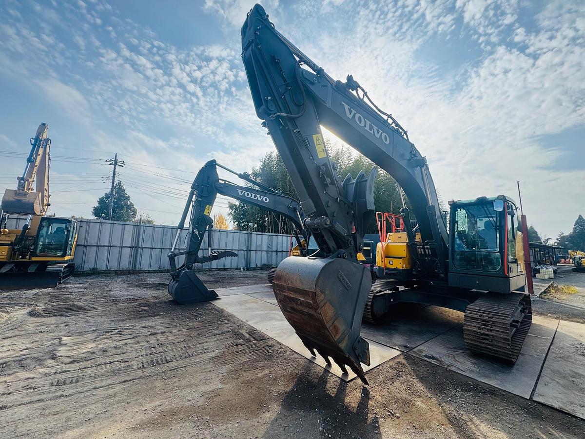 Used 2020 VOLVO ECR235EL