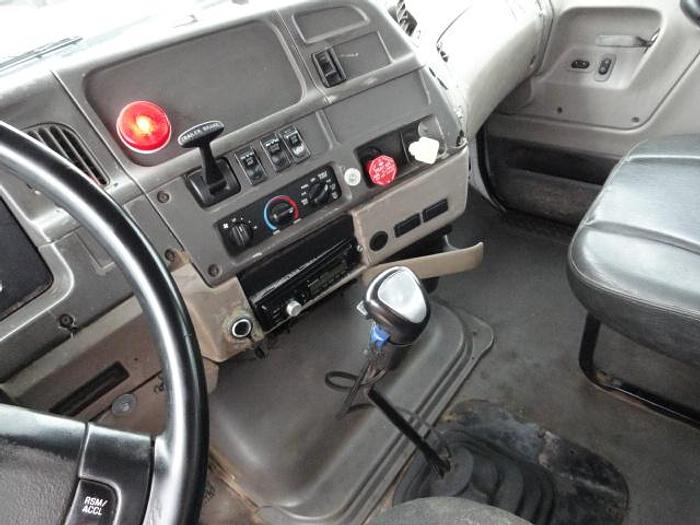 Used 2004 STERLING LT9500