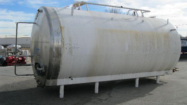 Used 6000 GALLON STORAGE TANK.  MUELLER