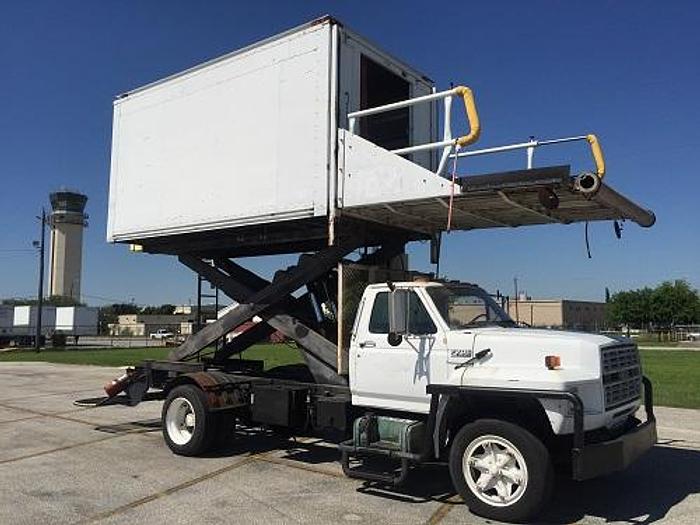 Used 1992 Catering Truck. Ford F700 chassis