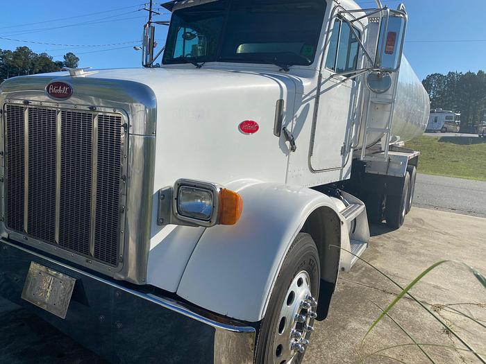 2002 Peterbilt 357 Fuel Tank Truck