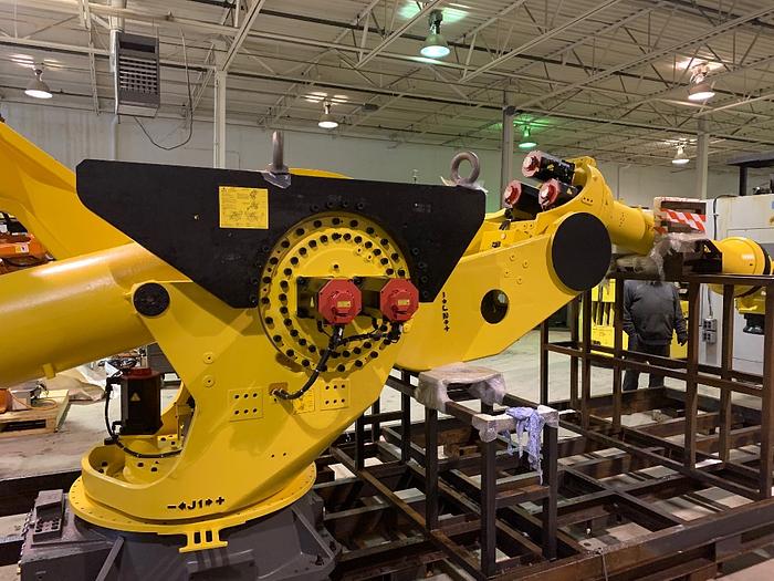 Used 2017 FANUC M2000iA/900L EQUIPPED FOR VISION WITH R30iB CONTROLLER LIKE NEW