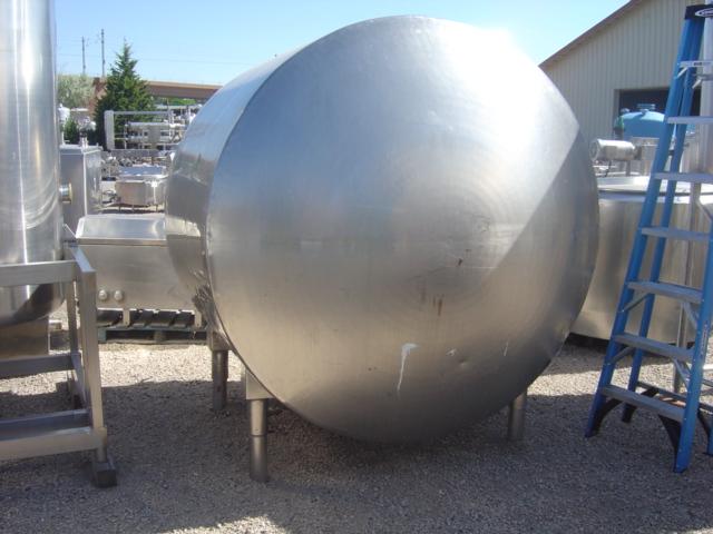 Usado 1200 GALLON STORAGE TANK WITH SPRAYBALL - AGITATION AVAILABLE