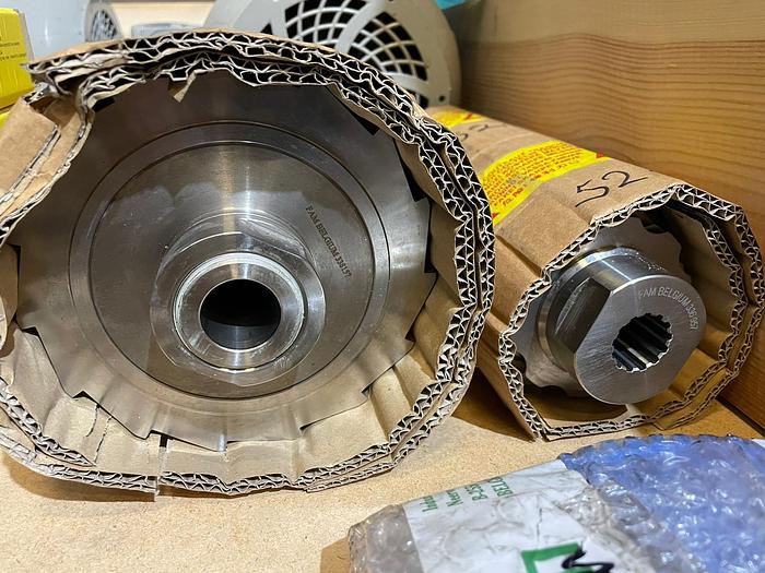 Gebruikt 2011 FAM Snijmachine/ snijder/ gevogelte & vlees, type: YURAN