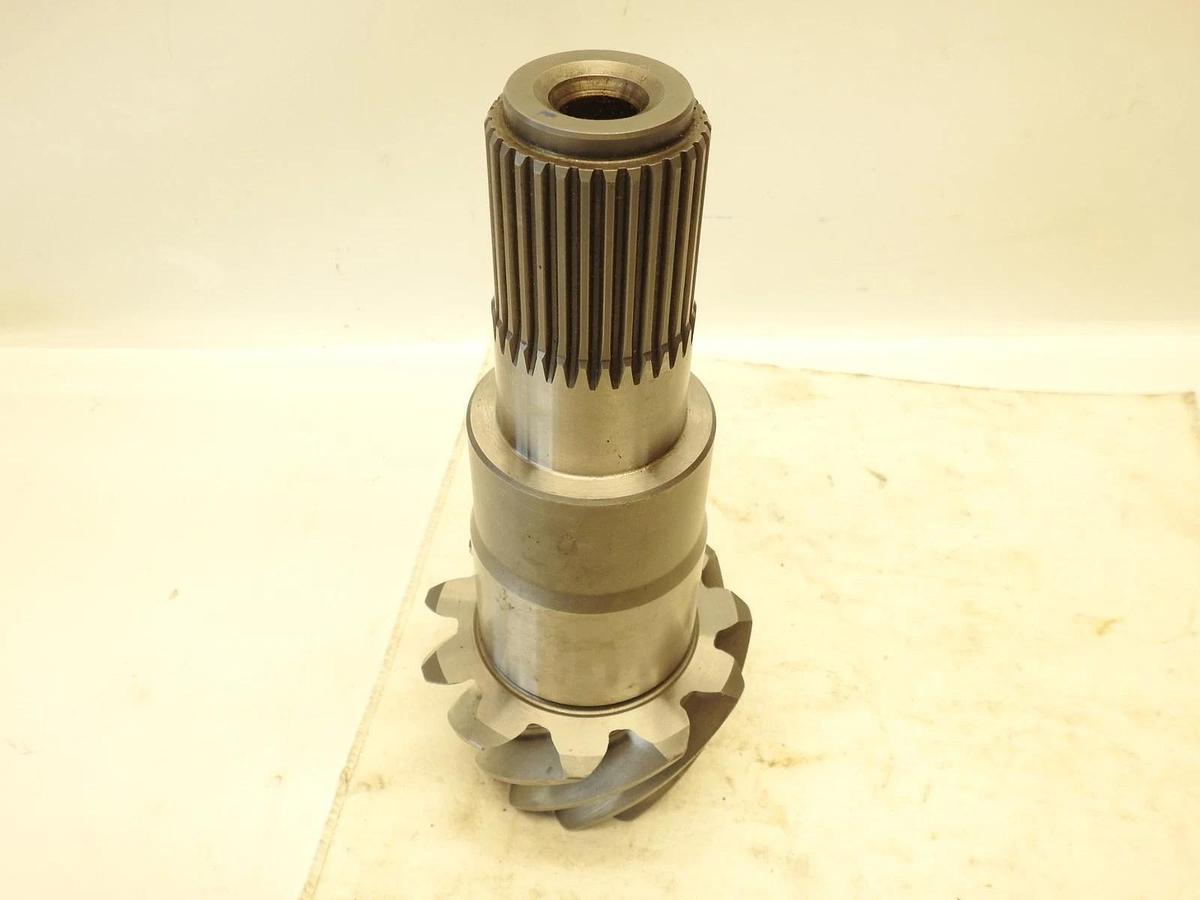 OEM John Deere YZ123492 Differential Spiral Bevel Gear Pinion For 620G 670G