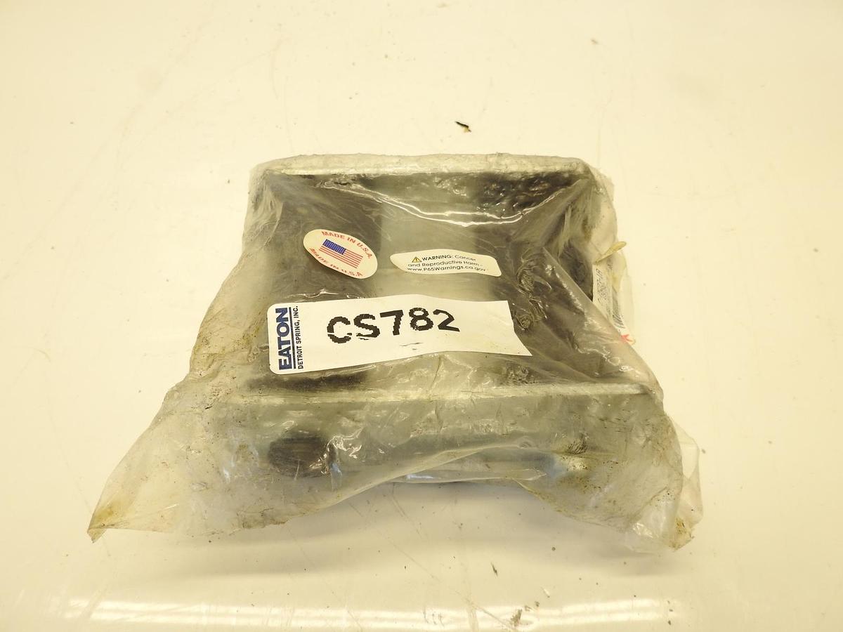 New Oem Eaton C-7523-1A SHACKLE ASSY, LEAF SPRING