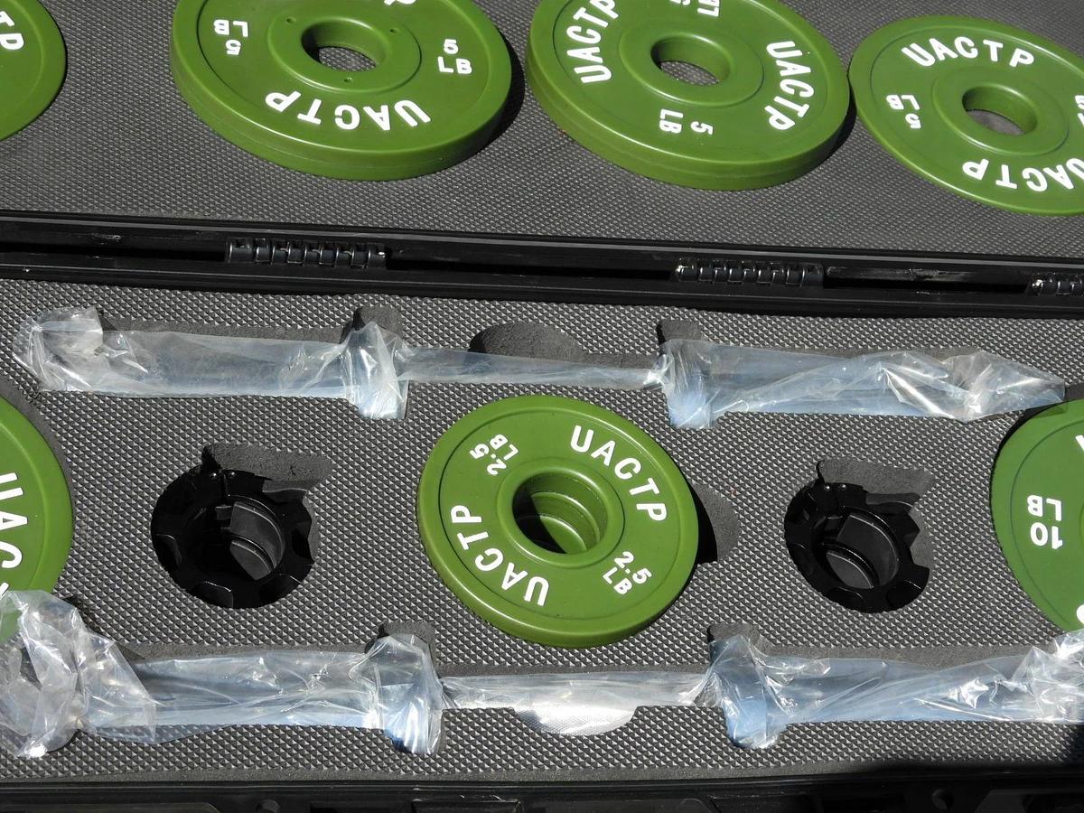 New Uactp Olympic Dumbell Set Includes 2.5/ 5/ & 10 Lbs & Carrying  Case