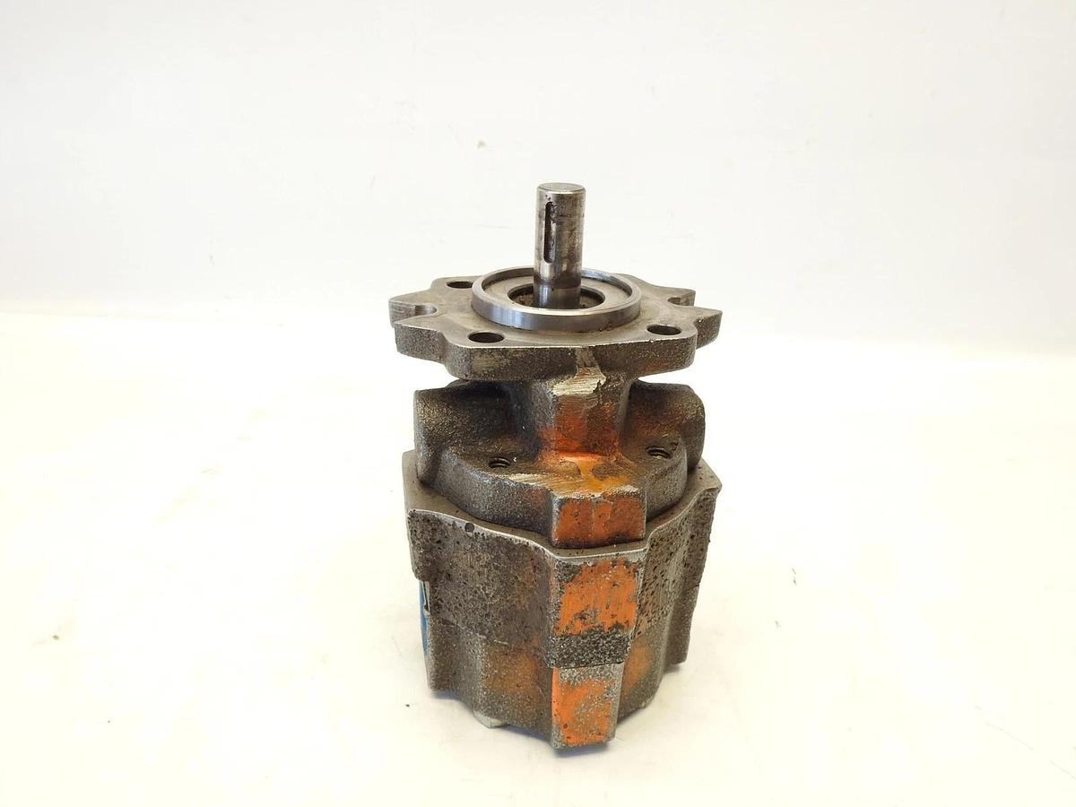New Hydraulic Motor Keyed Shaft 4 Bolts Holes 138609   90766
