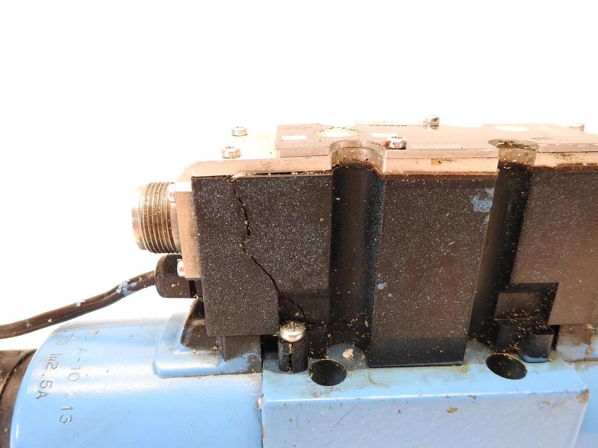 ASIS Oem Bosch Rexroth R900927235 24VDC 4/3 4WREE10V50-22 G24K31/A1V Proportiona
