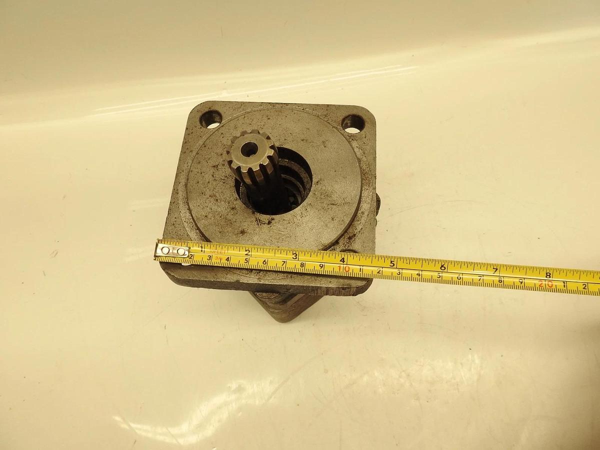 New Danfoss White Hydraulic Motor 56773044.3532978 11221988 350130s810bzaamup