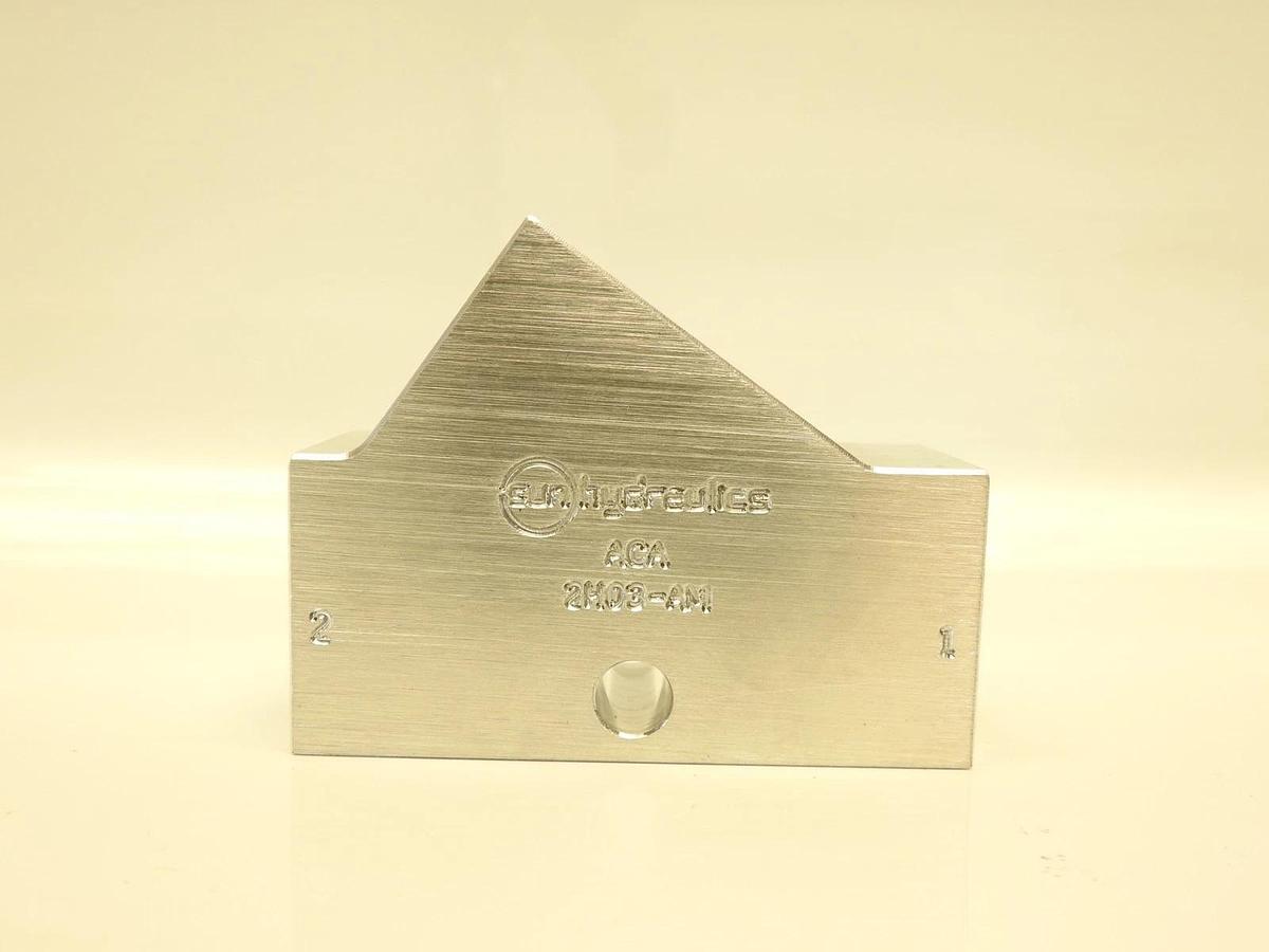Sun Hydraulics TRQ 20-25 Lbf FT/27-33 Nm ACA 2H03-AM NPT Ports 1/4" Manifold
