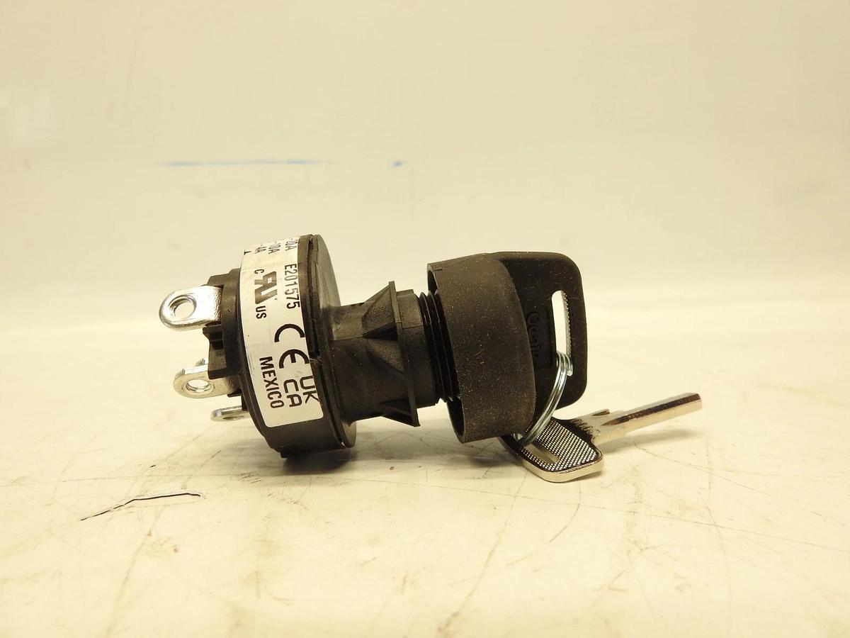 New Oem Genie Lift Part # 83131GT - KEYSWITCH, 3 POS W/KEYS, LOCKING, EA
