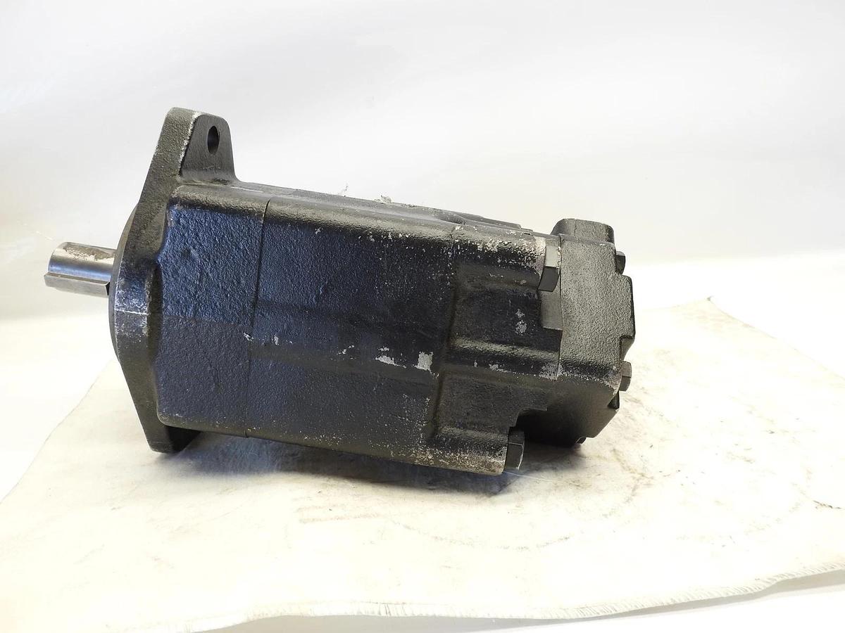 New Genuine CRS 3520VQ30A8 Hydraulic Vane Pump