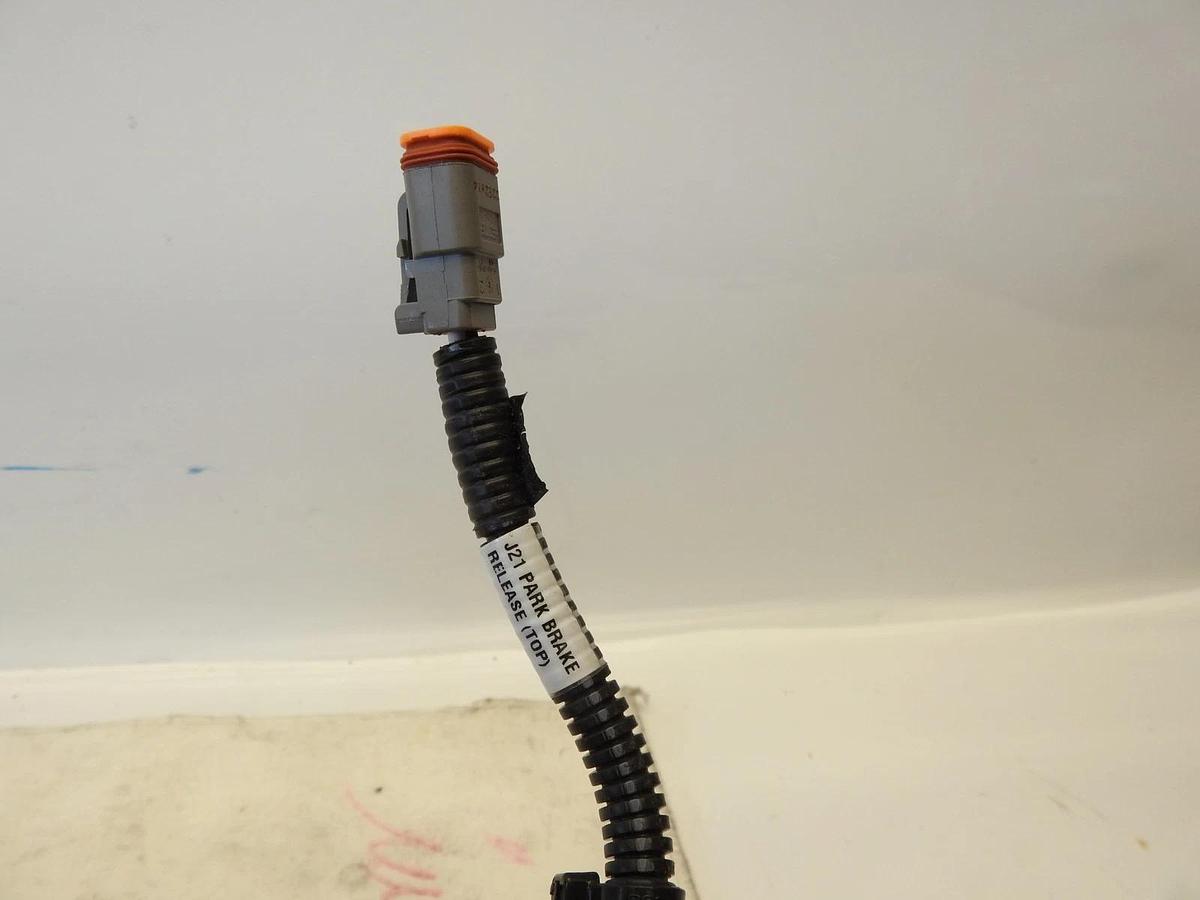 New OEM Skyjack 9-206102 Engine Wire Harness for 519th Telehandler