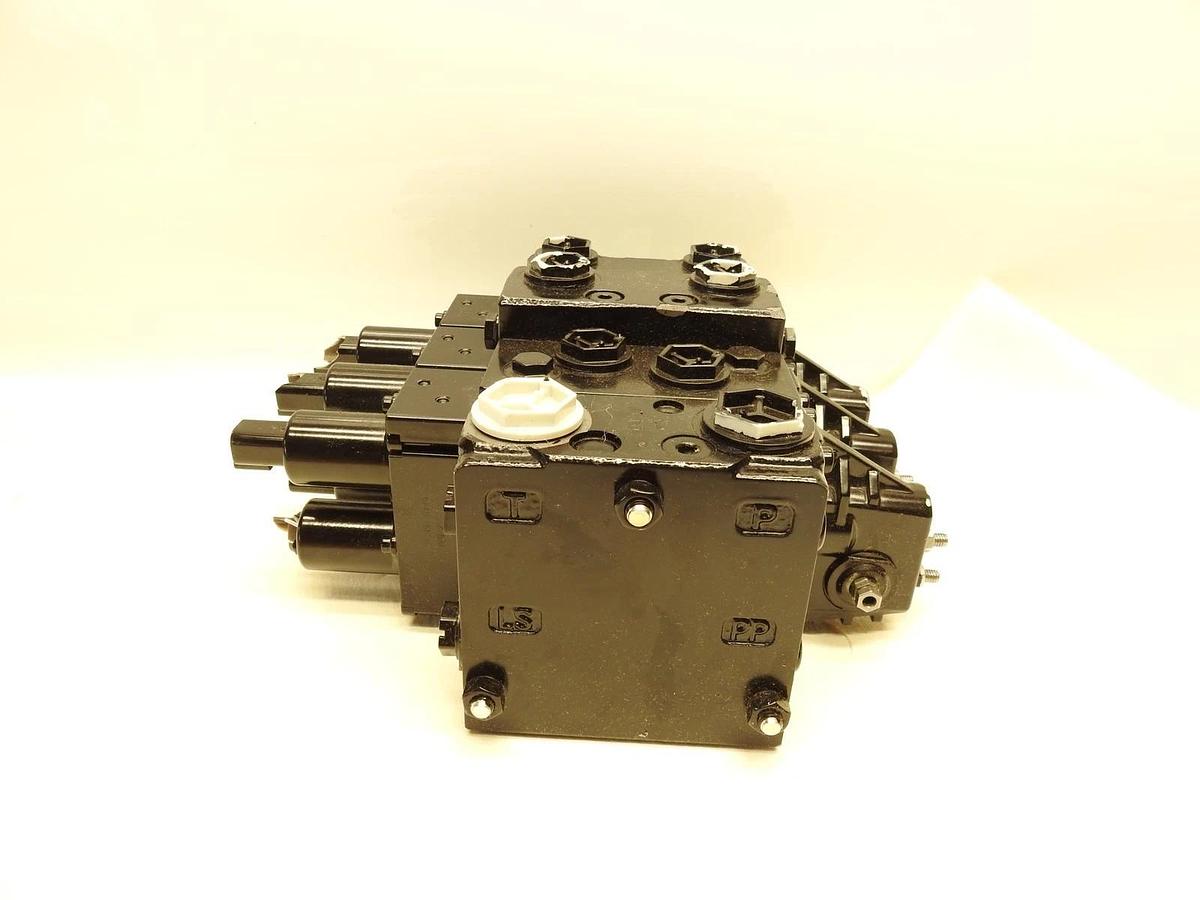 New Genuine Oem Wastebuilt Mcneilus 1485946 Hydraulic Valve, 3 Section