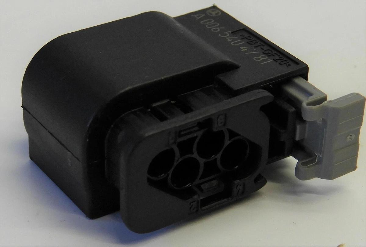 Lot of 2 Connector A 006 540 47 81 Delphi Mercedes PBT GF20 OEM New