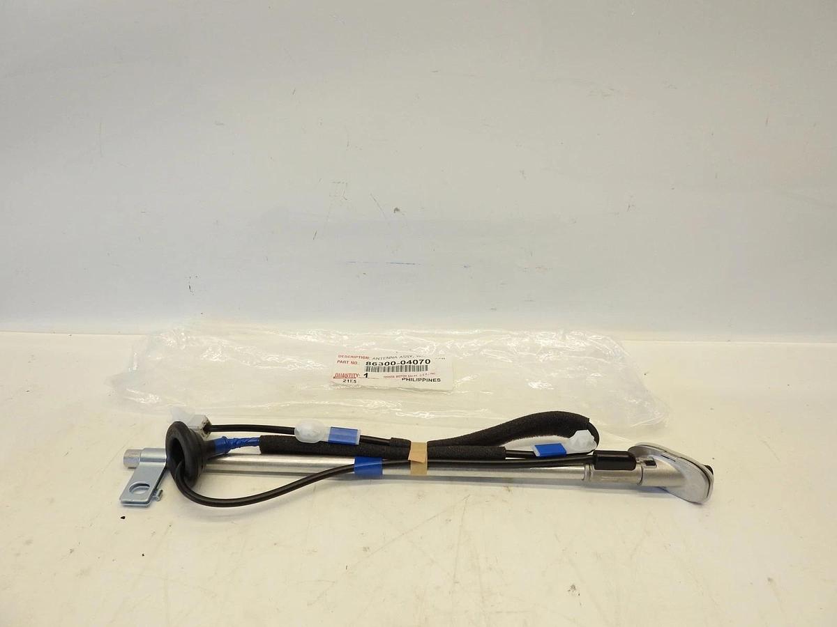 Genuine OEM Toyota 86300-04070 Manual Radio Antenna Base Assy 2005-2015 Tacoma