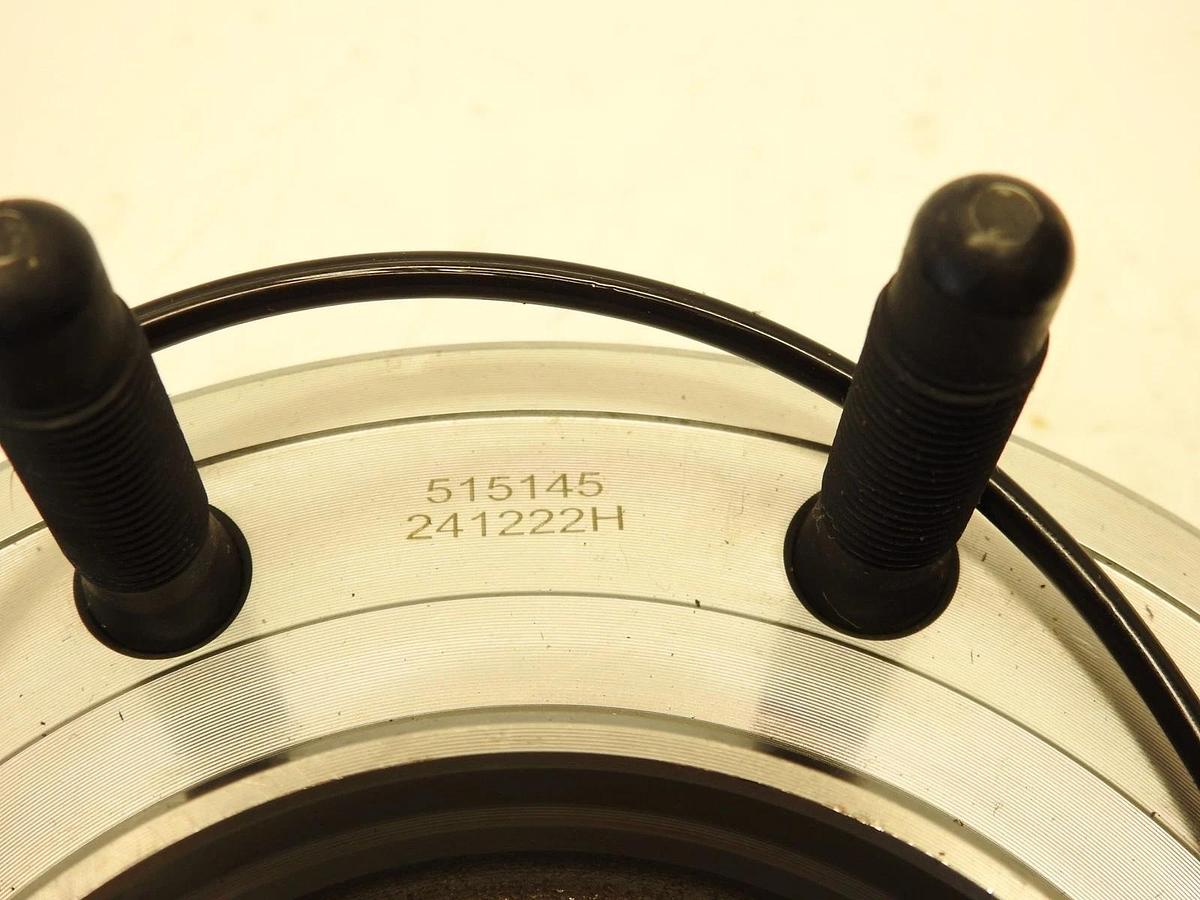 515145 Front Wheel Bearing and Hub for Chevrolet GMC Silverado 2500 3500 HD SRW