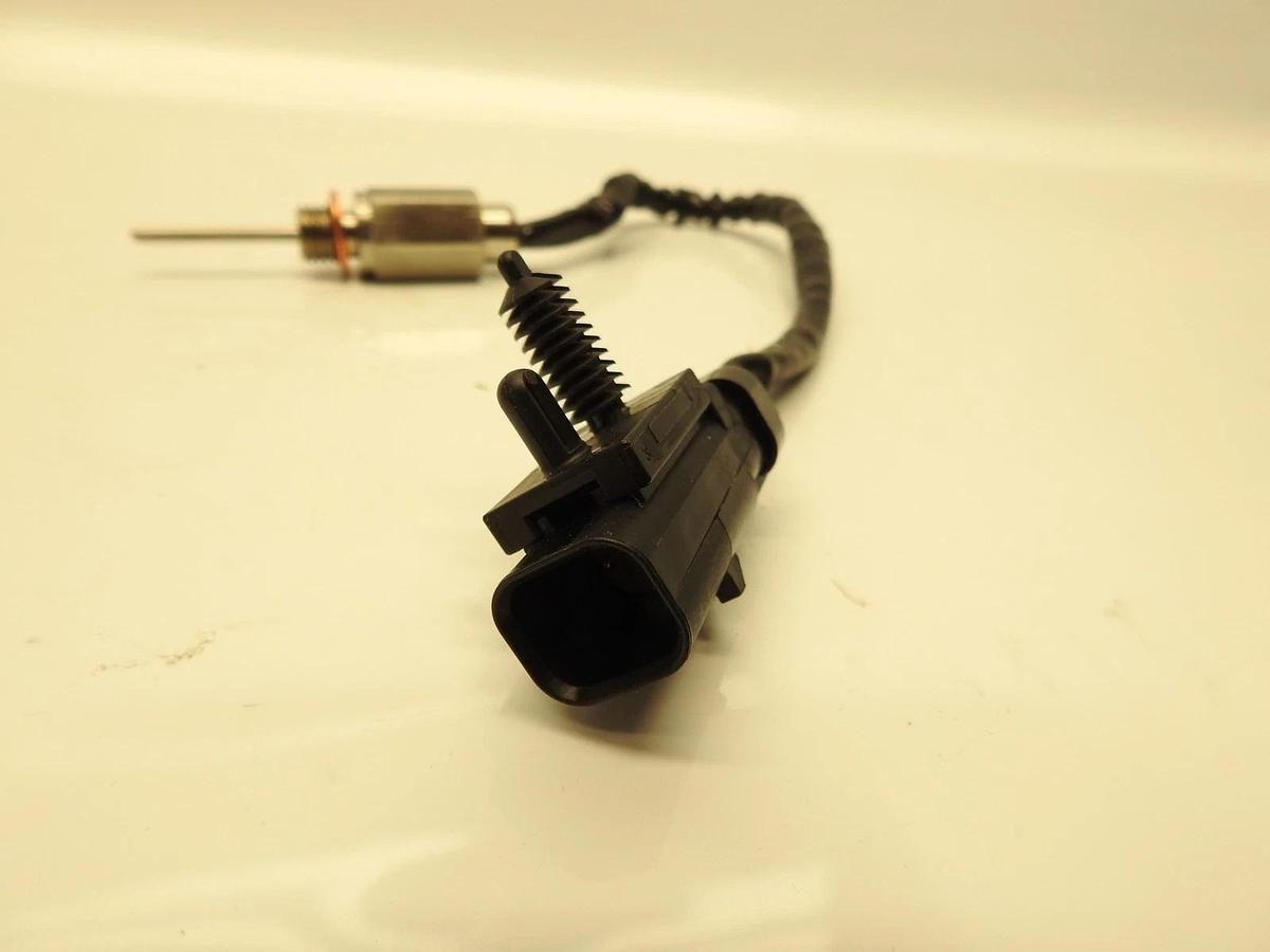 Oem John Deere Original Equipment Temperature Sensor #RE546613