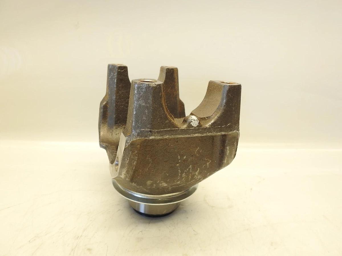 6-4-9001-1X NEW OEM DANA SPICER OUTPUT SHAFT YOKE END 6-4-8431-1, 649001X,648431