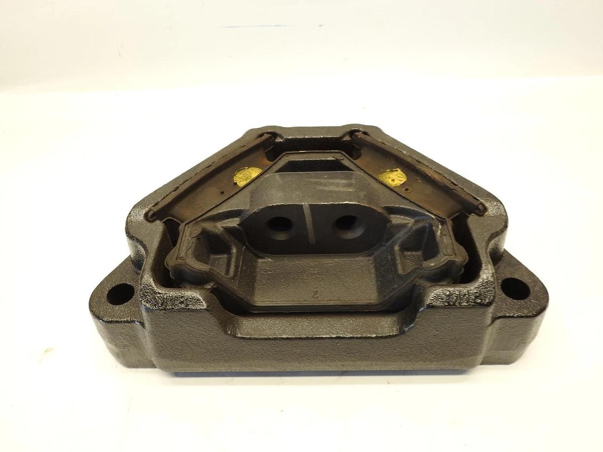 New Oem Freightliner FREIGHTLINER U-30920-301 REAR MOTOR MOUNT 05-35313-000