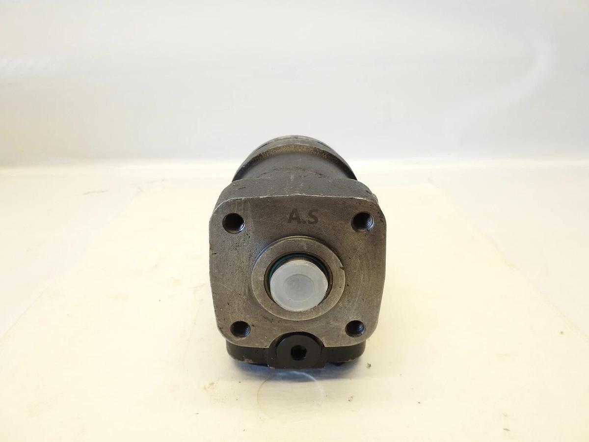 82851795 Steering Valve Fits Ford Tractors 3010S, 4010S, 5010S, 7010, 7810S+