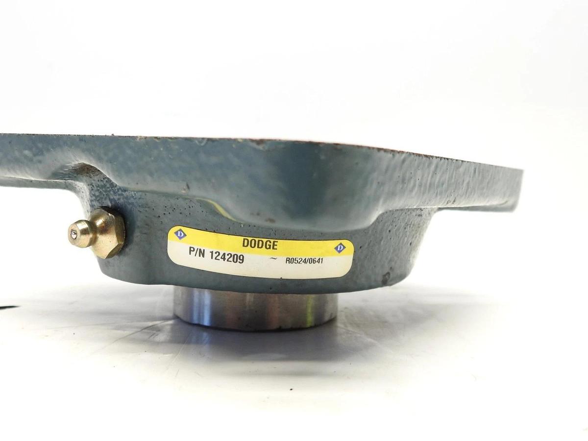 New DODGE 124209 1-1/2" 4-BOLT FLANGE BEARING F4B-SC-108 1-1/2