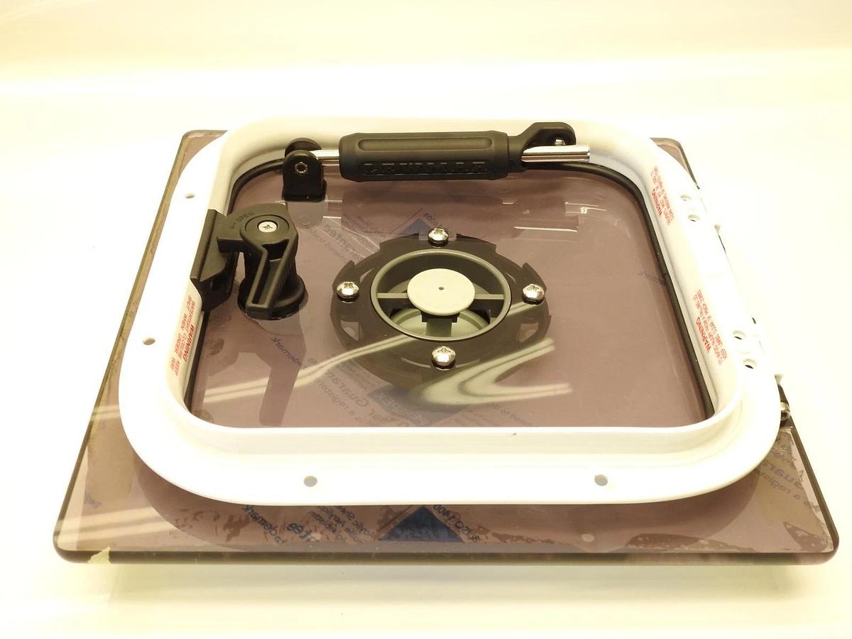 New Genuine Lewmar Lid Spare for 399104968 - 361950999