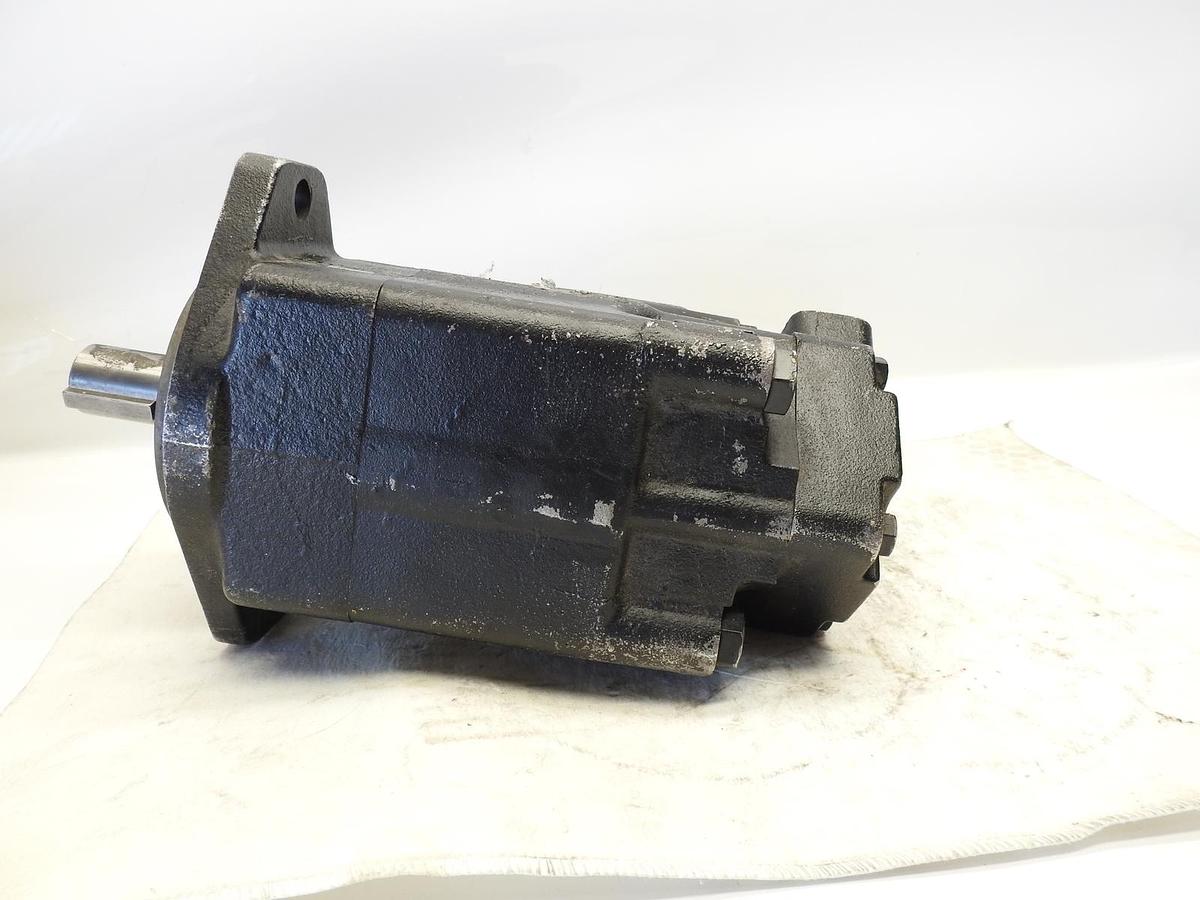 New Genuine CRS 3520VQ30A8 Hydraulic Vane Pump