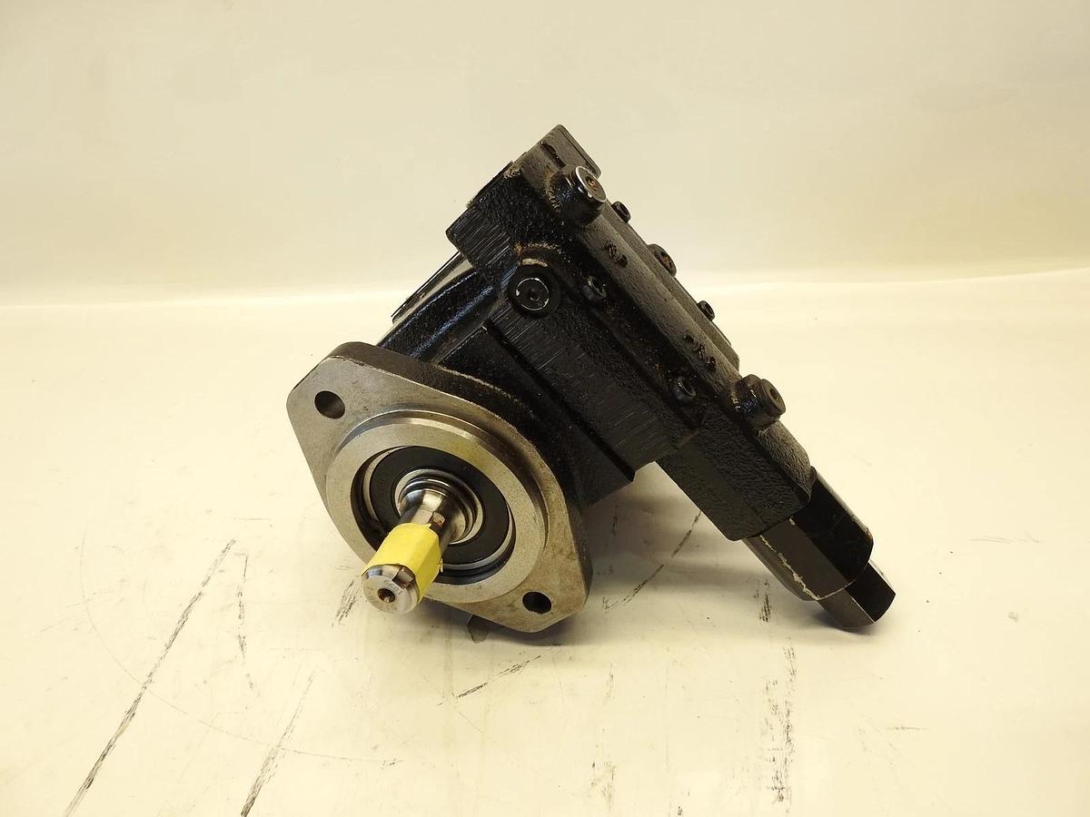 New OilGear PVWJ-011-A1UV-RSAY-P-1NN/H004NN Hydraulic Pump
